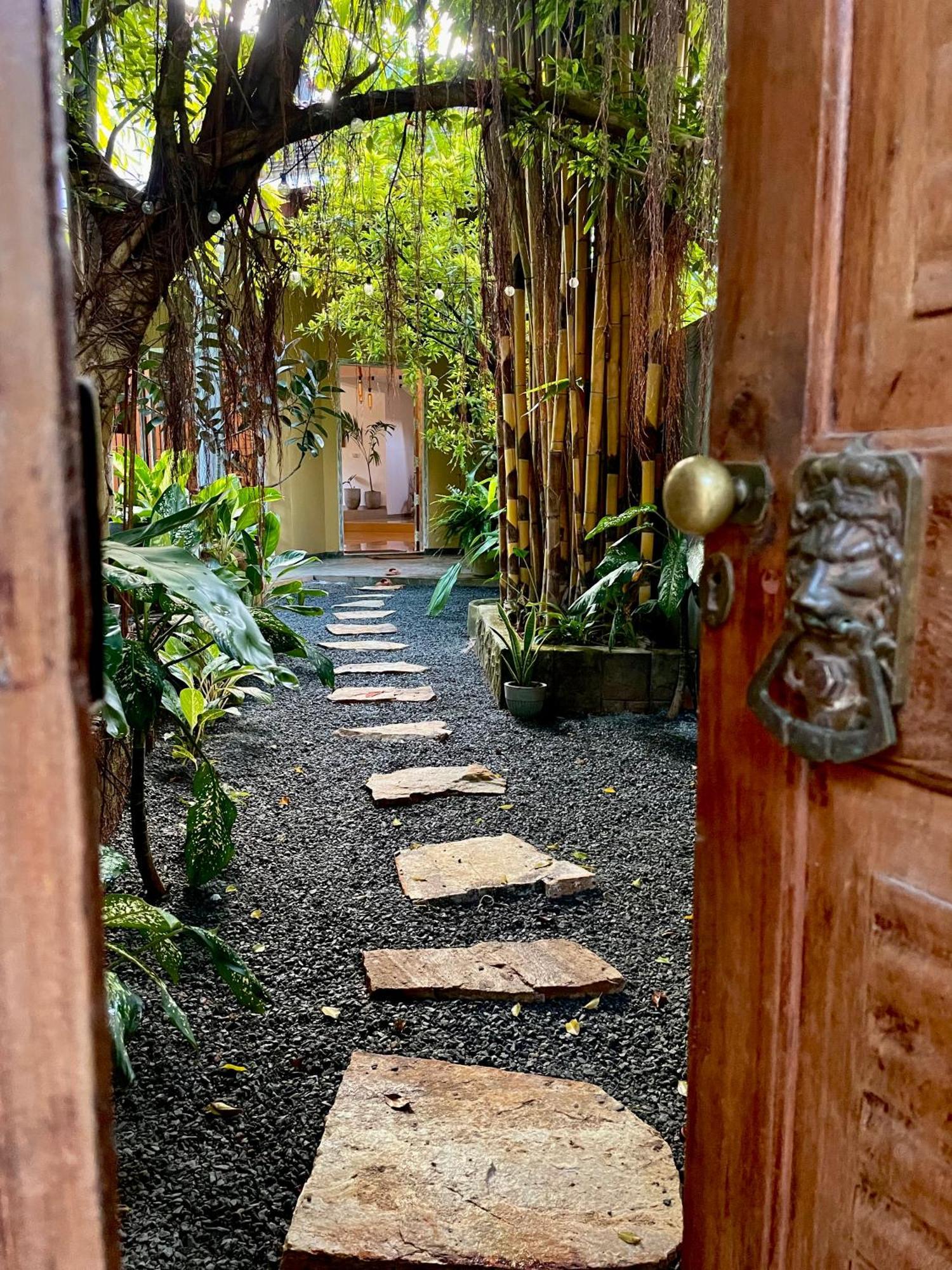 The Yard Hiriketiya Hotel Dikwella Ngoại thất bức ảnh